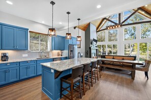 Fridge, microwave, oven, stovetop - Lake Buchanan Stunning Views - 3 BR 3BA Fire Pit (Burnet)