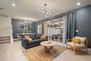 Smart TV, video games - 5 Themed Rooms+GameRoom&Pool+Windsor Island Resort (Davenport)