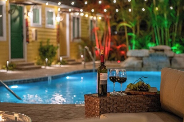 Pool - King Bed-Step to Madeira Beach-Heated Pool-Private (Madeira Beach)