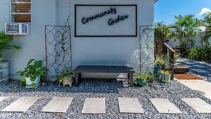 Property grounds - Spacious Courtyard • Private Deck • Pet Friendly (St. Petersburg)
