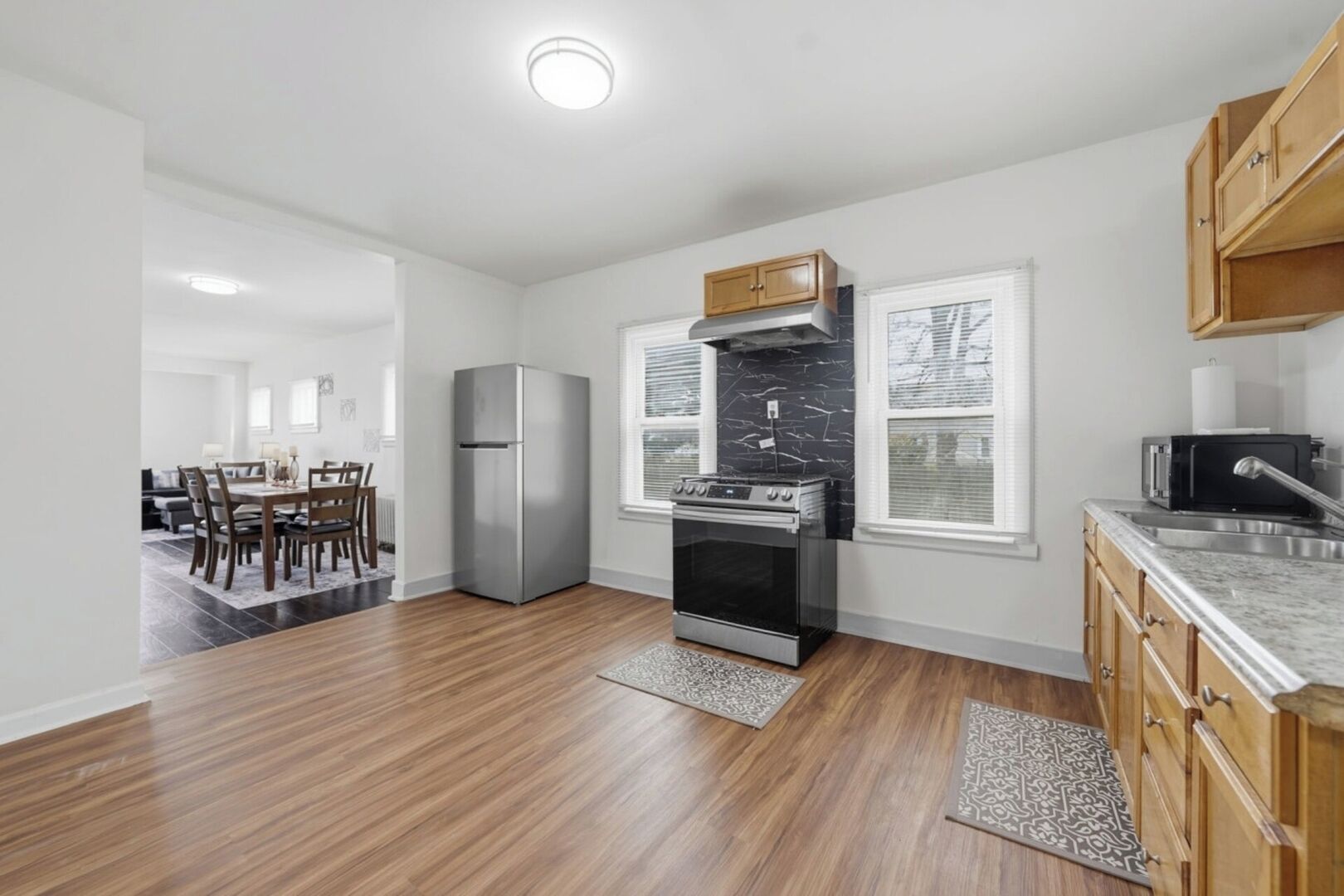 Geladeira, micro-ondas, fogão, cooktop