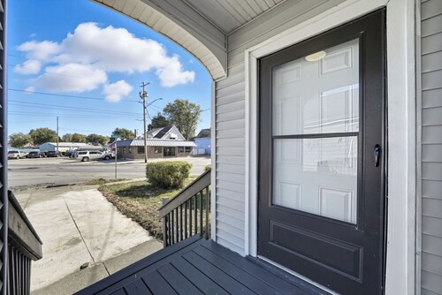 Niagara Falls • Pet Friendly • Free Parking