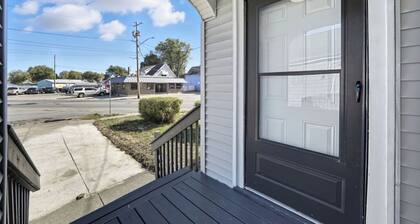 Niagara Falls • Pet Friendly • Free Parking