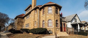 Charming 6BR Home in Milwaukee’s Historic District