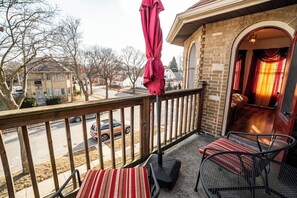 Property grounds - Charming 6BR Home in Milwaukee’s Historic District (Milwaukee)
