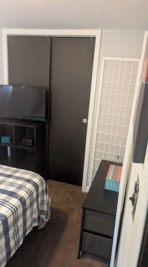 مكواة/لوح كي وواي فاي وملاءات أسرّة