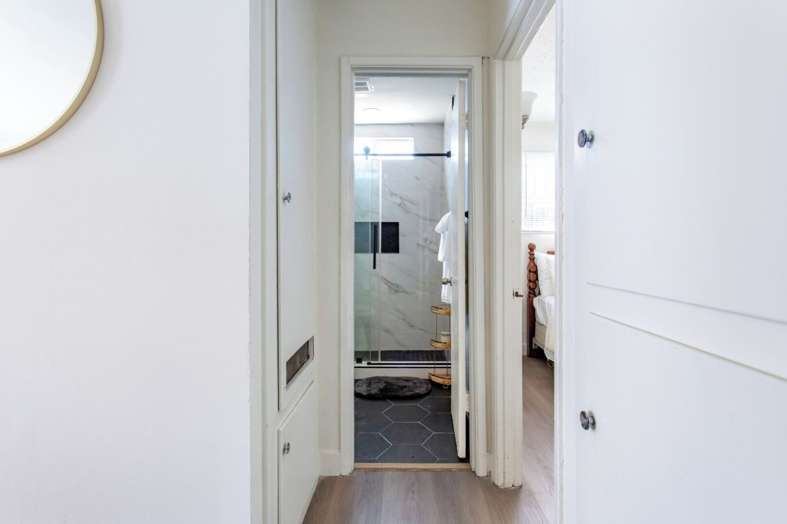 Bügeleisen/Bügelbrett, WLAN, Bettwäsche