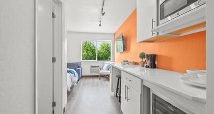 Chic 1-bedroom Micro Studio Apartment