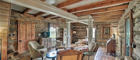 Télévision, cheminée