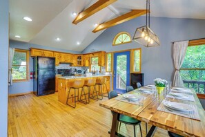 Fridge, microwave, oven, stovetop - Hawk’s View Chalet - Hot Tub + Mountain Views (Murphy)