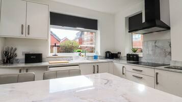Cottage | Private kitchen | Cookware/dishes/utensils