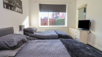 Cottage | 2 bedrooms, individually decorated, individually furnished, free WiFi