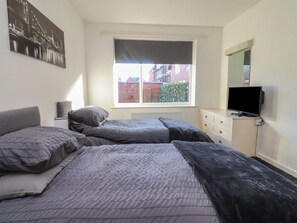 Cottage | 2 bedrooms, individually decorated, individually furnished, free WiFi - Beach Side Bungalow (Lytham St. Anne's)