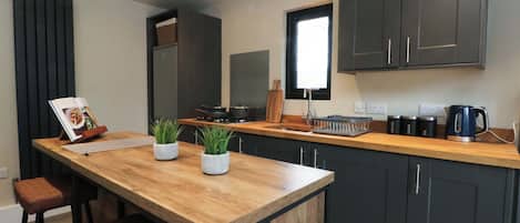 เครื่องครัว/จาน/ช้อนส้อม