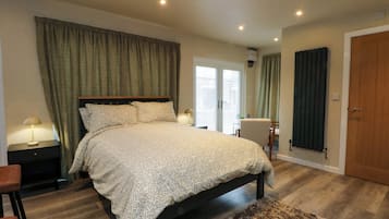 1 bedroom, individually decorated, individually furnished, free WiFi