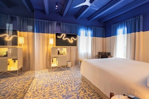 In-room safe, laptop workspace, blackout curtains, soundproofing - Terreno Barrio Hotel - New Opening 2026 (Palma de Mallorca)