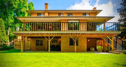 Luxurious 2 bedroom Heated floor 2 bathroom near to Chicopee Hill & Airport