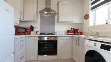 Cookware/dishes/utensils