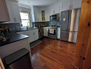 Microonde, forno, piano cottura, lavastoviglie