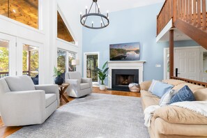 Smart TV, fireplace, table football, ping pong