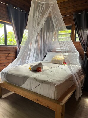 2 bedrooms, iron/ironing board, WiFi - CHARMING CREOLE BUNGALOWS AND HUTS WITH JACUZZI - (SAPELLI) (Saint-Louis)