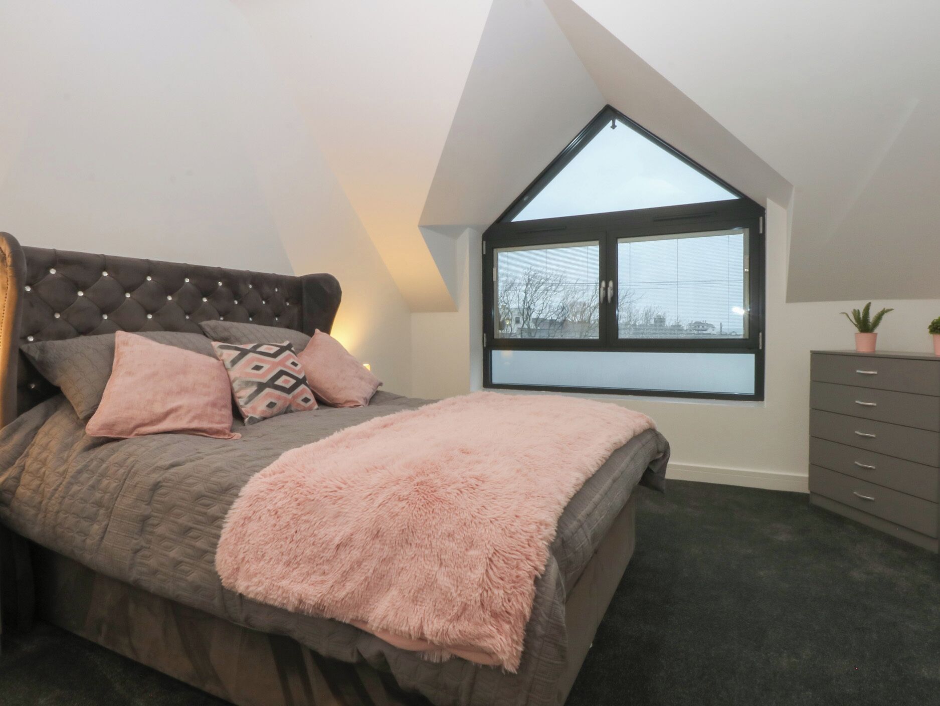 2 bedrooms, individually decorated, individually furnished, free WiFi