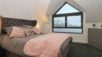 2 bedrooms, individually decorated, individually furnished, free WiFi