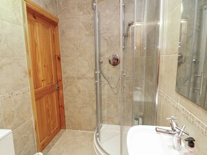 Shower - Norbury House (Lincoln)