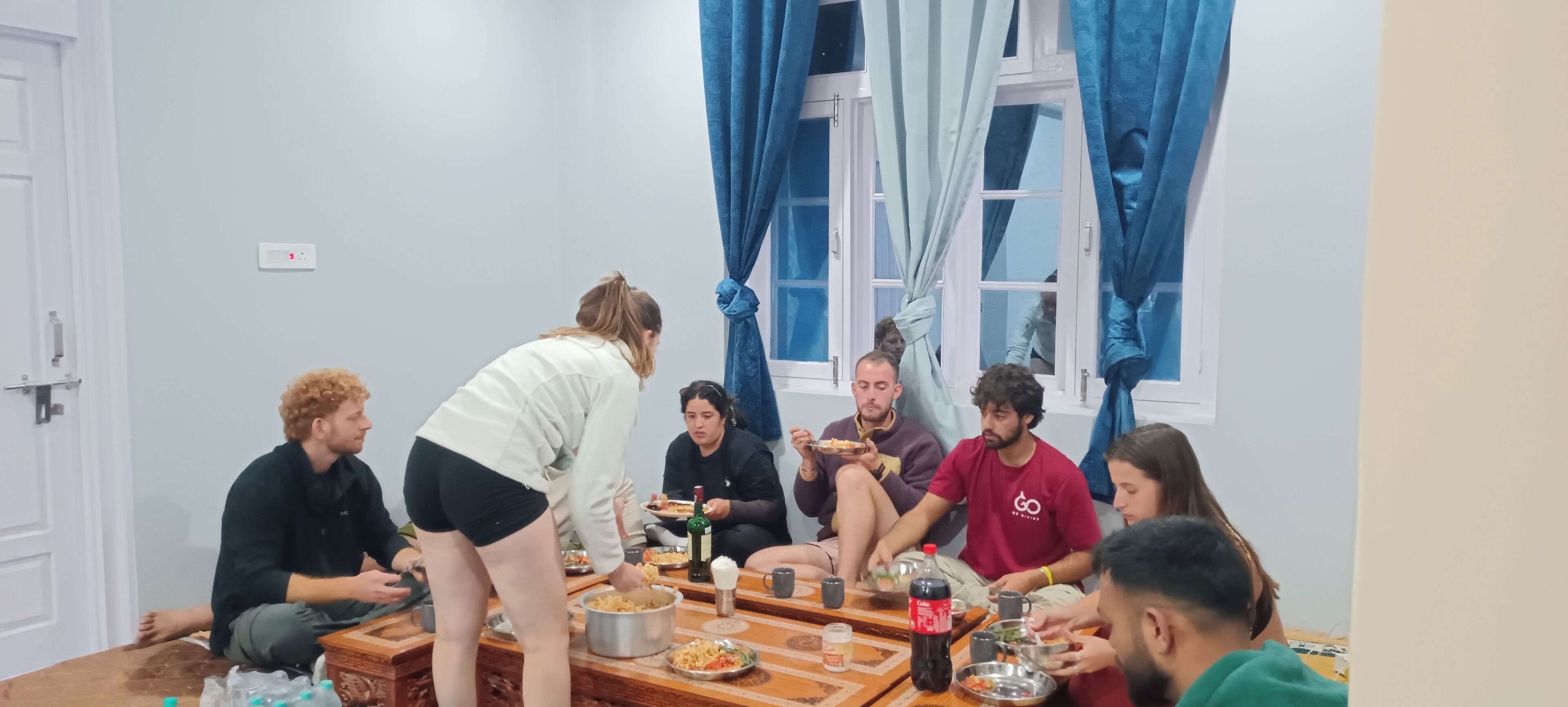 客室内のダイニングエリア