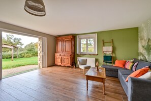 Living area - La Maison Vert-Émeraude - Proche sentier randonnée (Férel)