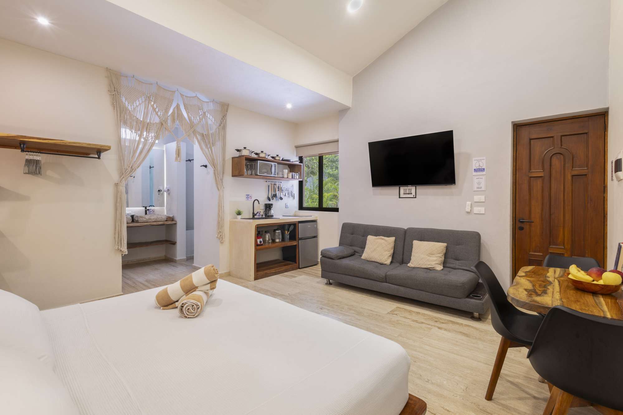 1 غرفة نوم ومكواة/لوح كي وواي فاي وملاءات أسرّة