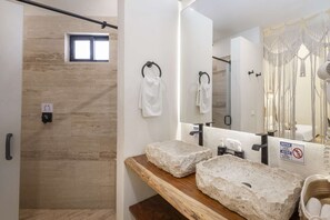 مجففات شعر، مناشف