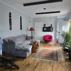TV, fireplace - Fairytale House with a Huge Yard (Berwyn)