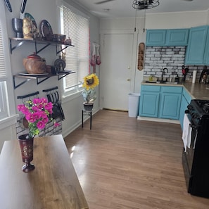 Microondas, horno y parrilla de estufa