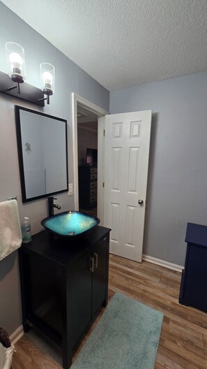 Interior - Lake Escape Getaway (Fairfield Bay)