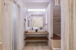 ヘアドライヤー、タオル