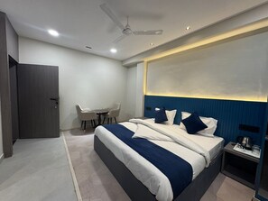 Deluxe Double Room | Free WiFi