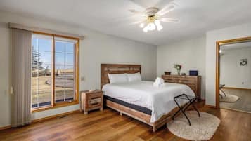 5 chambres, fer et planche à repasser, lit de bébé portatif, Wi-Fi