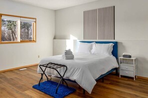 5 chambres, fer et planche à repasser, Wi-Fi, draps fournis