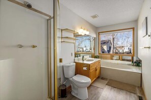 Shower, hair dryer - Acreage | 3 King Beds + Ensuites | Fireplace | AC (Calgary)