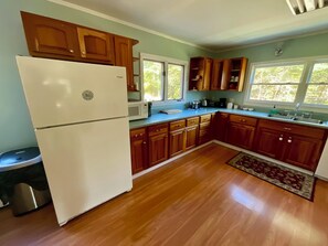 Mikrowelle, Ofen, Herdplatte, Geschirrspüler