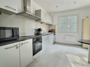 Kühlschrank, Mikrowelle, Geschirrspüler