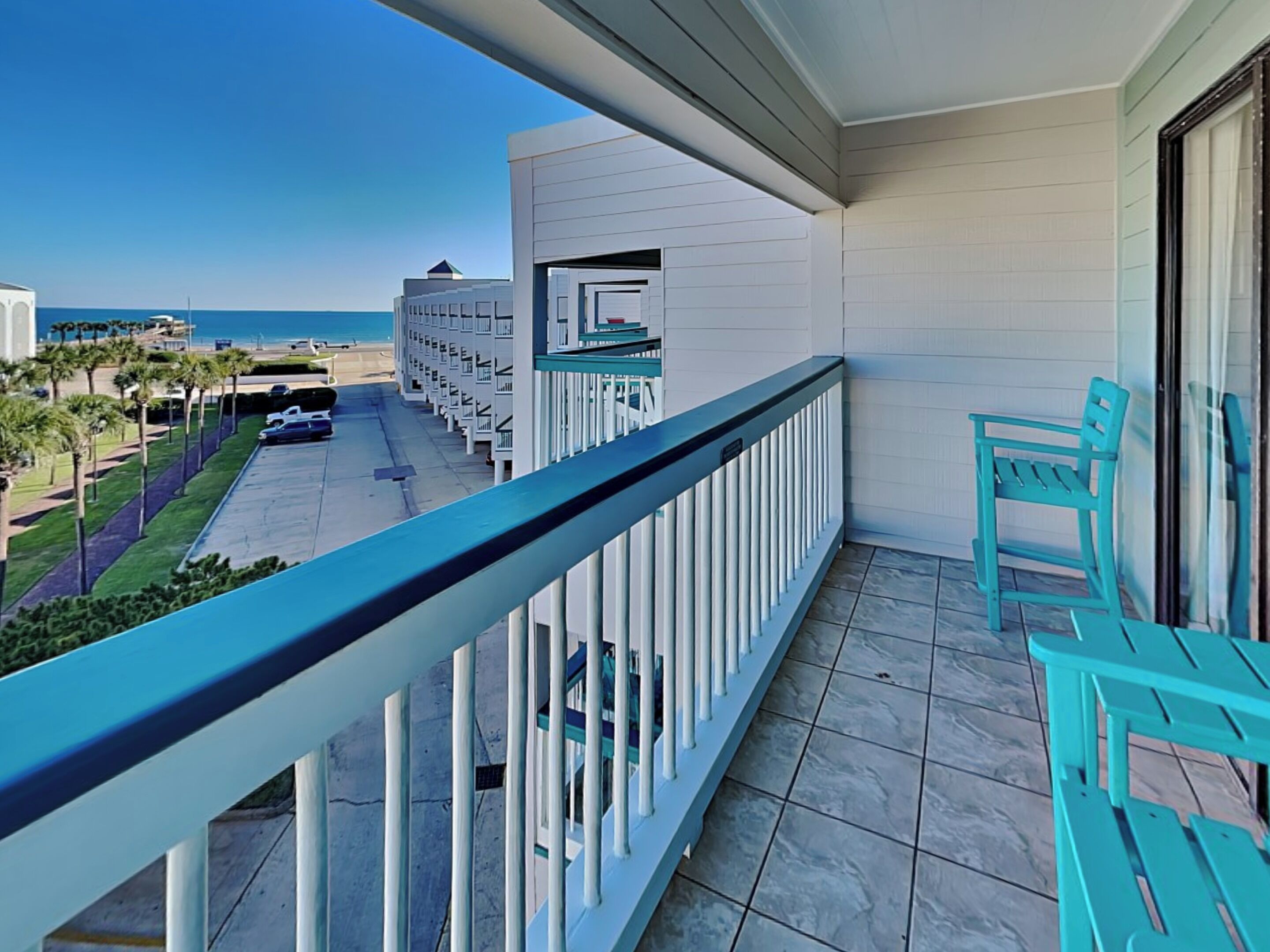 Condo (1 Bedroom) | Front of property