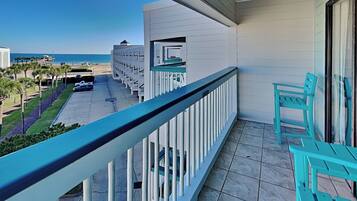 Condo (1 Bedroom) | Front of property