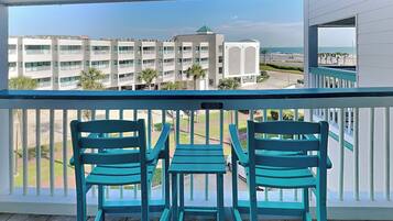 Condo (1 Bedroom) | Property amenity