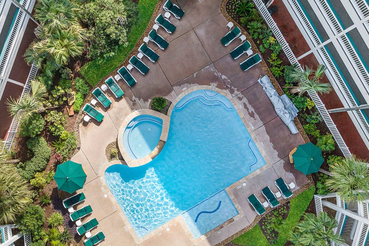 Condo (1 Bedroom) | Property amenity
