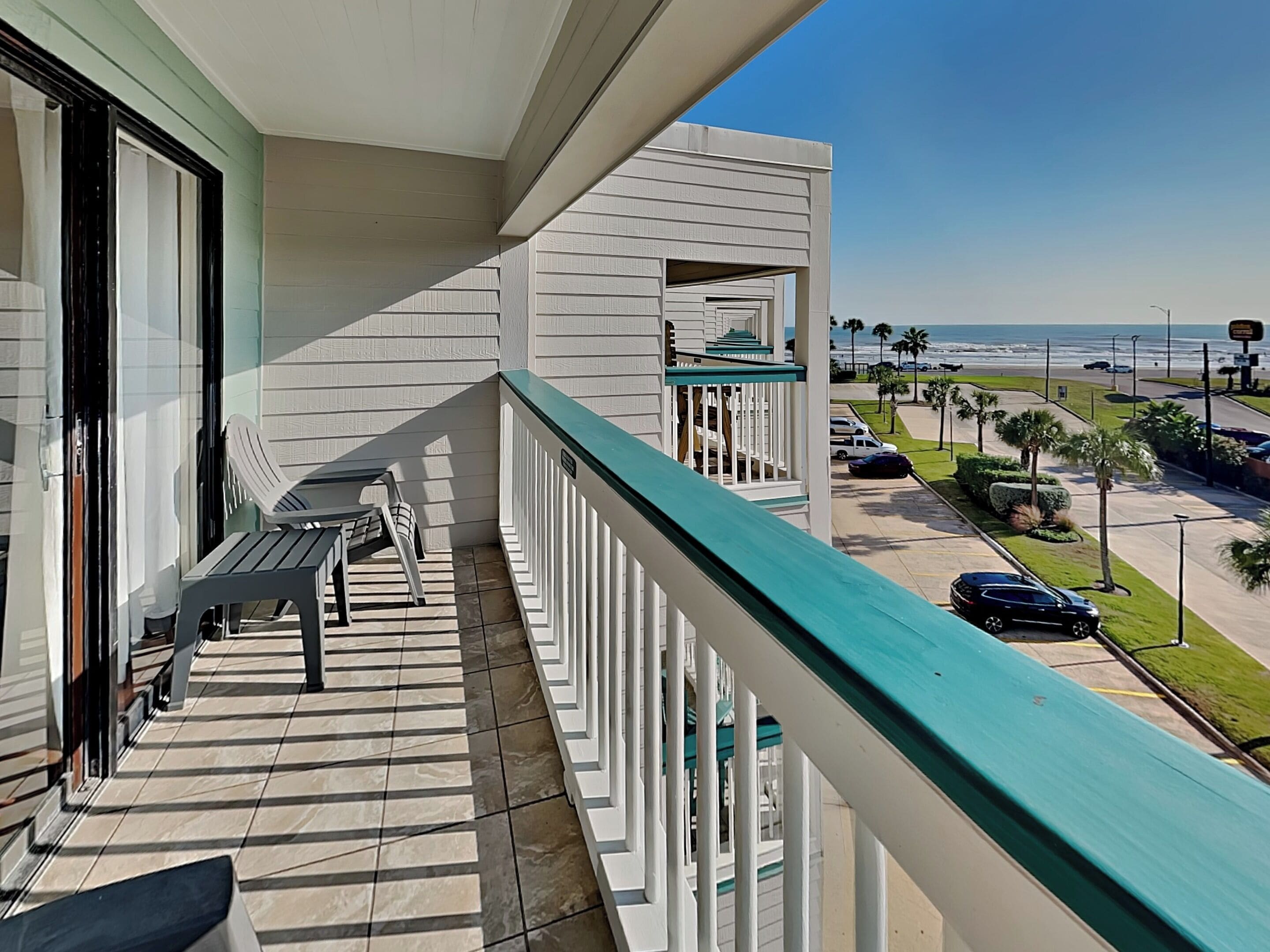 Condo (1 Bedroom) | Front of property