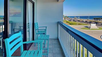 Condo (1 Bedroom) | Front of property