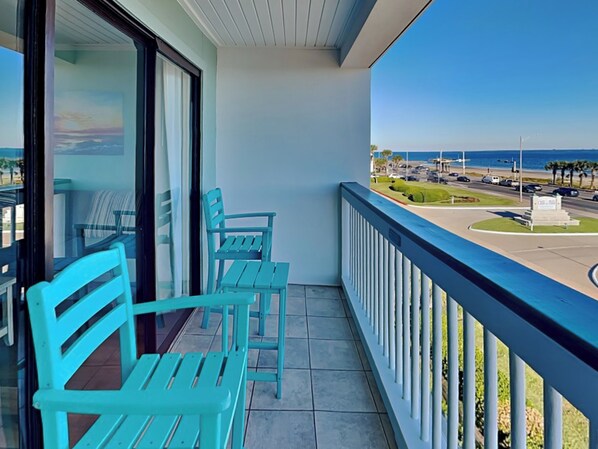 Condo (1 Bedroom) | Property grounds