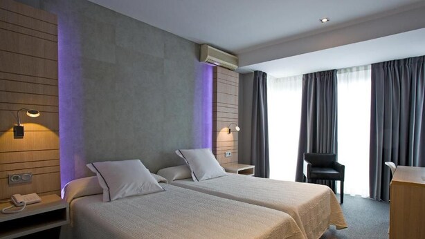 Room - Castillo Hotel (Olaberria)